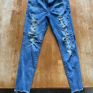 LIGHT SKINNY JEANS WORN IN